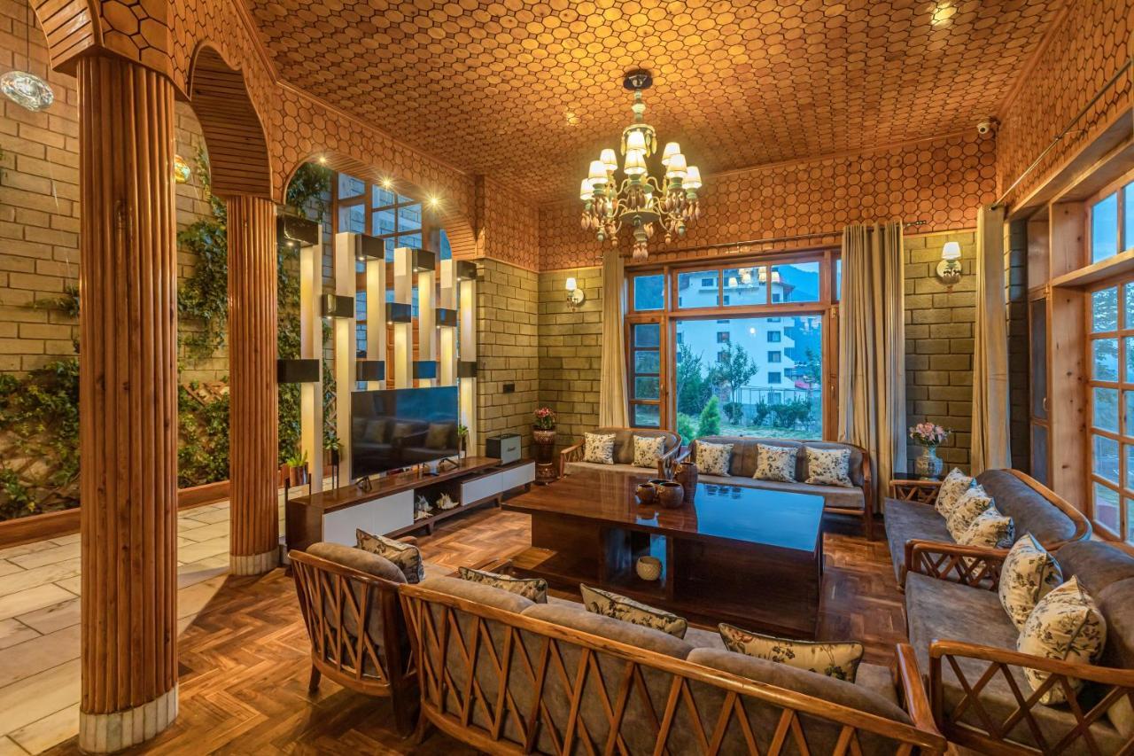 Saffronstays Monarch Manor, Manali - Regal Mansion Exterior photo