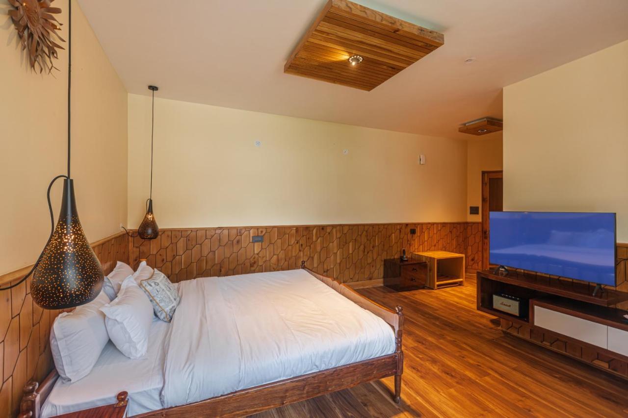 Saffronstays Monarch Manor, Manali - Regal Mansion Exterior photo